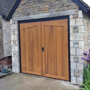 gatcombe side hinged garage door